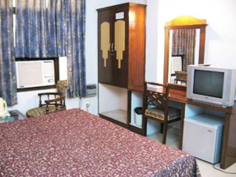 Treebo Paras International Delhi  Eksteriør billede
